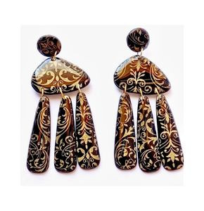Black and gold earrings-AIE00111